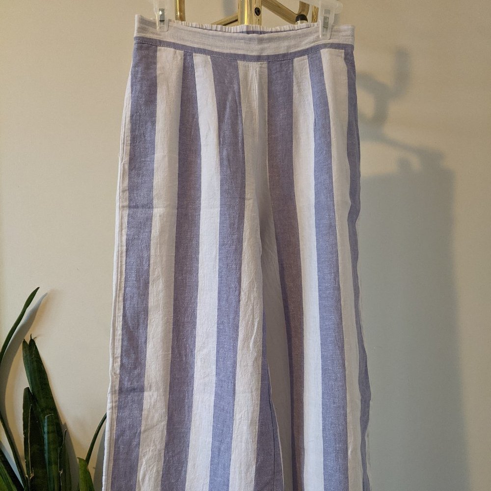 High-waisted blue and white striped pants